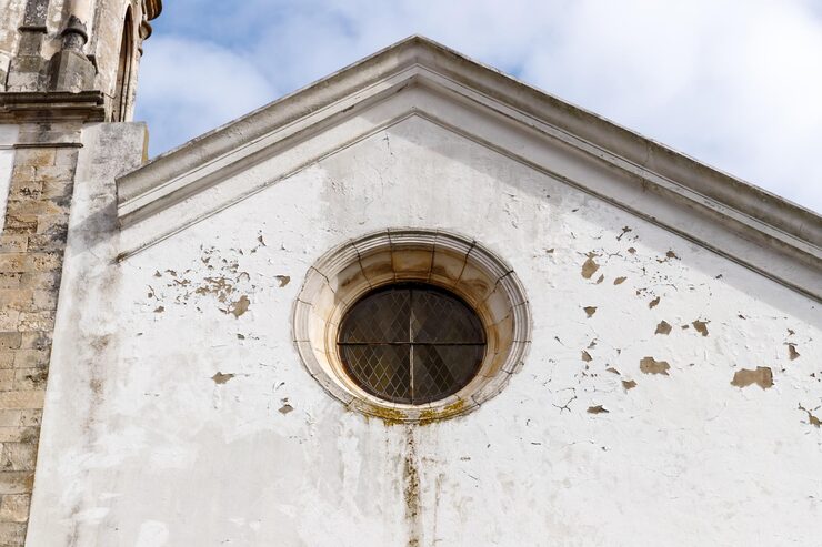7 Common Parapet Wall Damages & How Church Restoration Companies Can Fix Them
