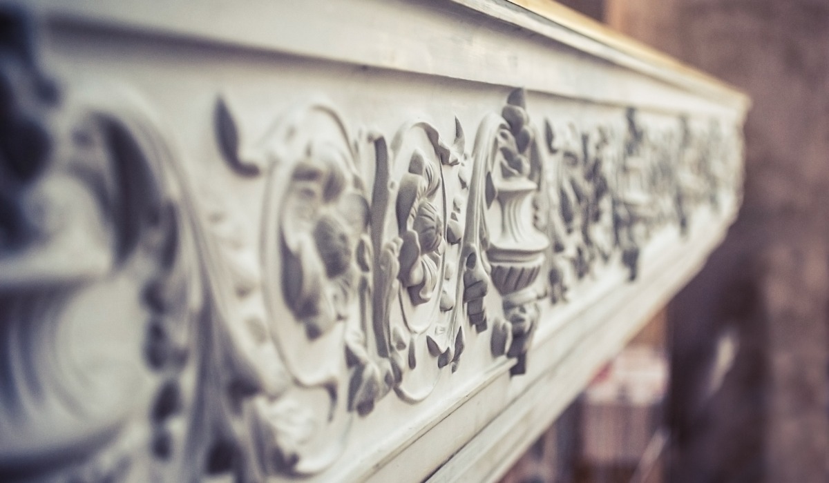 intricately detailed plaster molding strip